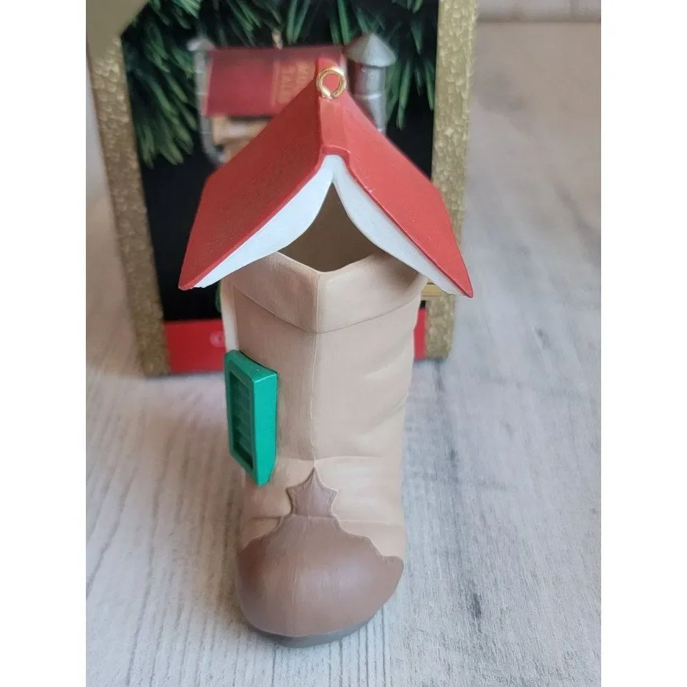 Hallmark 1992 Chris mouse tails magic‎ ornament Xmas
